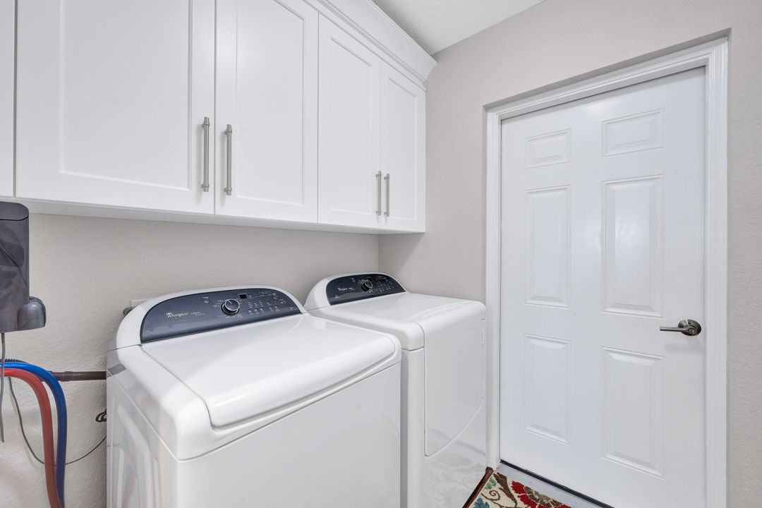 370 Stella Maris Dr N #2502, Naples, FL 34114