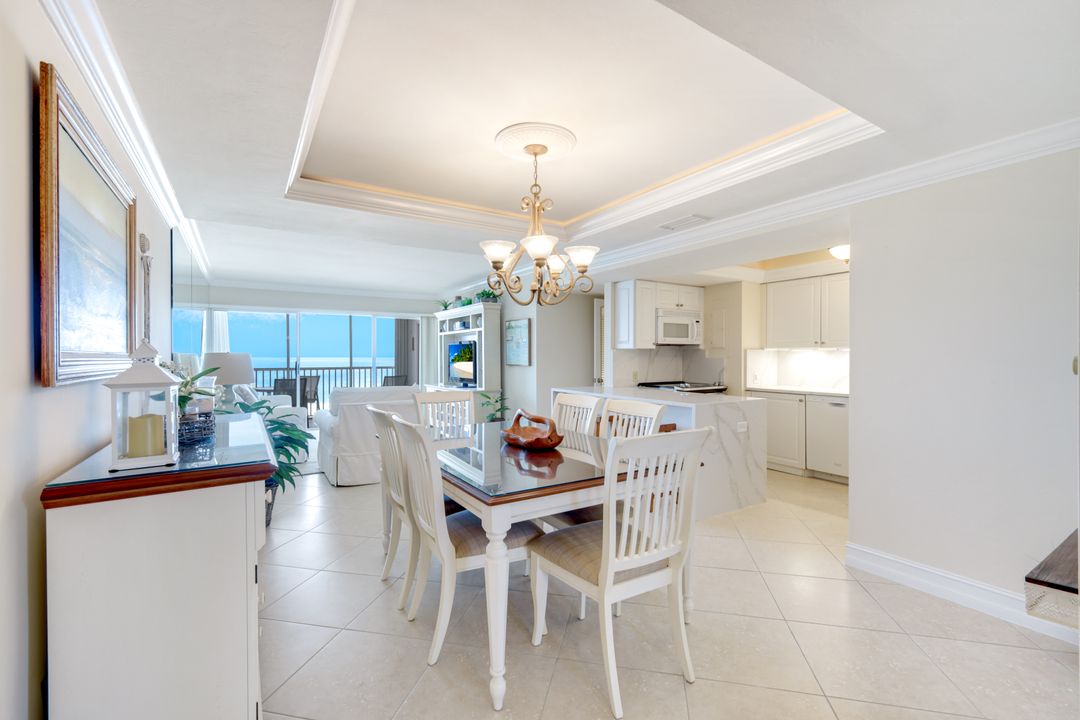 3443 Gulf Shore Blvd N #309, Naples, FL 34103