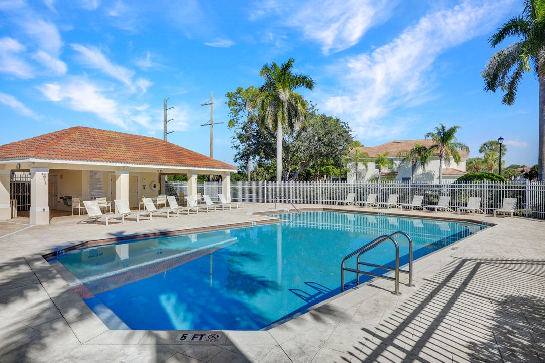 1088 Oxford Ln #48, Naples, FL 34105