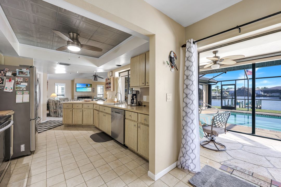 101 SW 50th St, Cape Coral, FL 33914