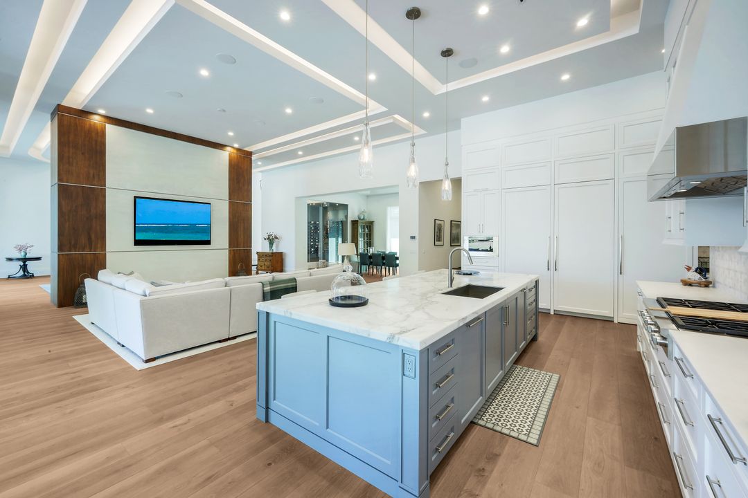 2818 Thistle Way, Naples, FL 34105