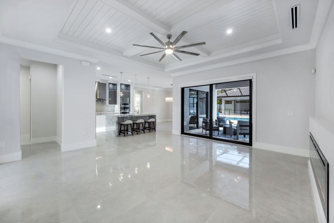 333 12th Ave NE, Naples, FL 34120