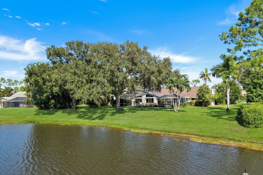 1924 Empress Ct, Naples, FL 34110
