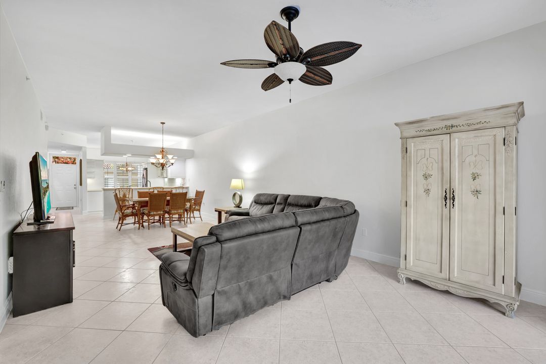 2355 Hidden Lake Dr #3, Naples, FL 34112