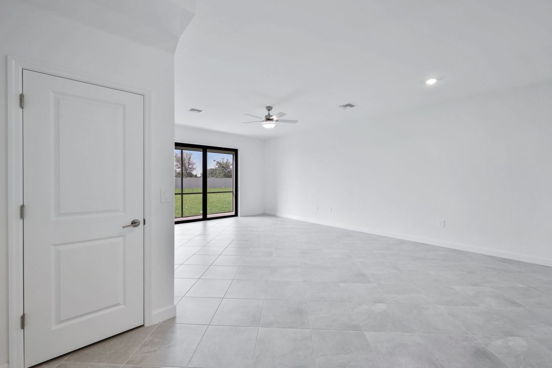 14273 Pine Lodge Ln, Fort Myers, FL 33913