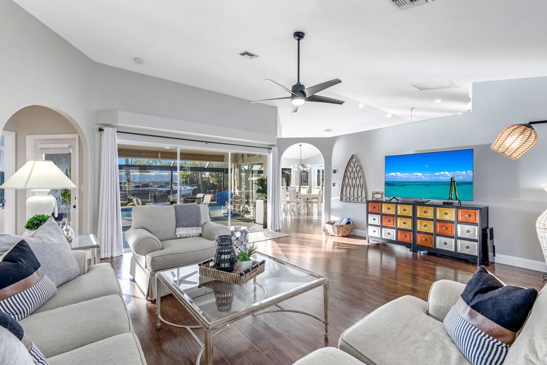 4934 SW 2nd Pl, Cape Coral, FL 33914