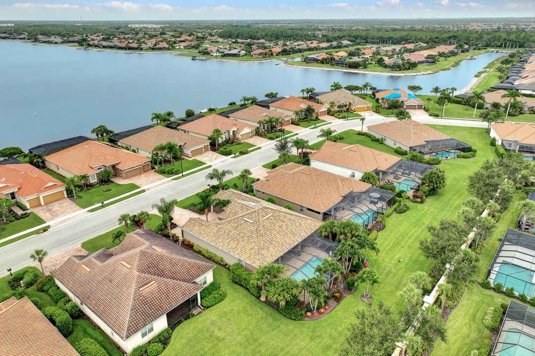 9314 Quarry Dr, Naples, FL 34120