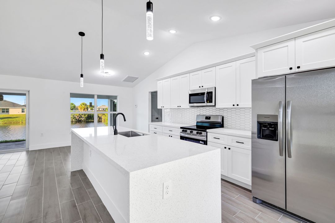 2223 NW 25th St, Cape Coral, FL 33993