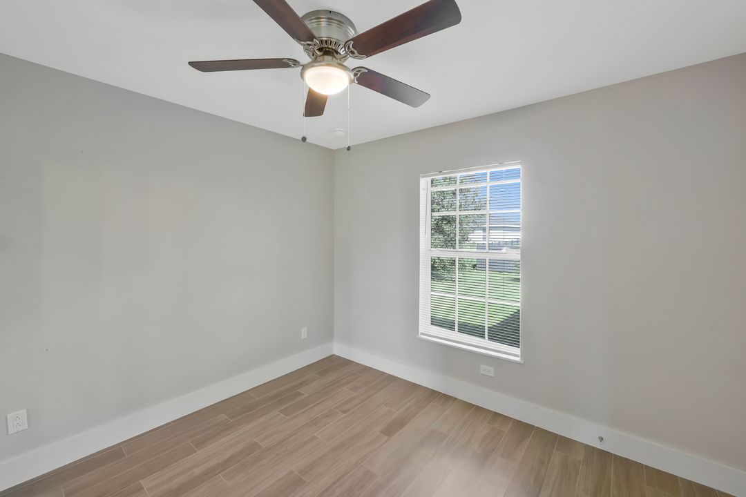 2806 22nd St SW, Lehigh Acres, FL 33976