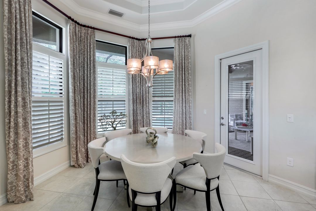 6419 Vivaldi Ct, Naples, FL 34113