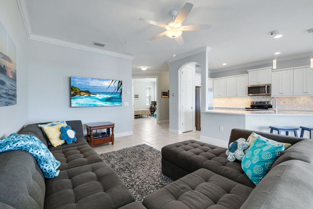 9060 Siesta Bay Dr #101, Naples, FL 34120