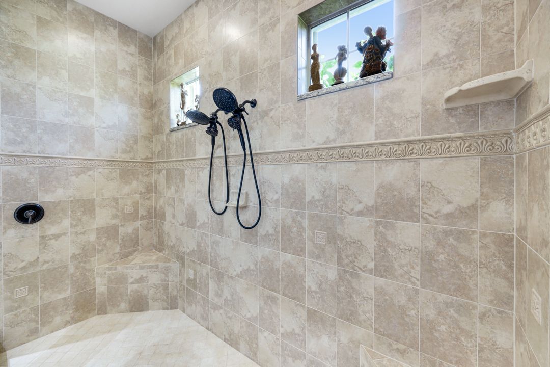 9684 Cobalt Cove Cir, Naples, FL 34120