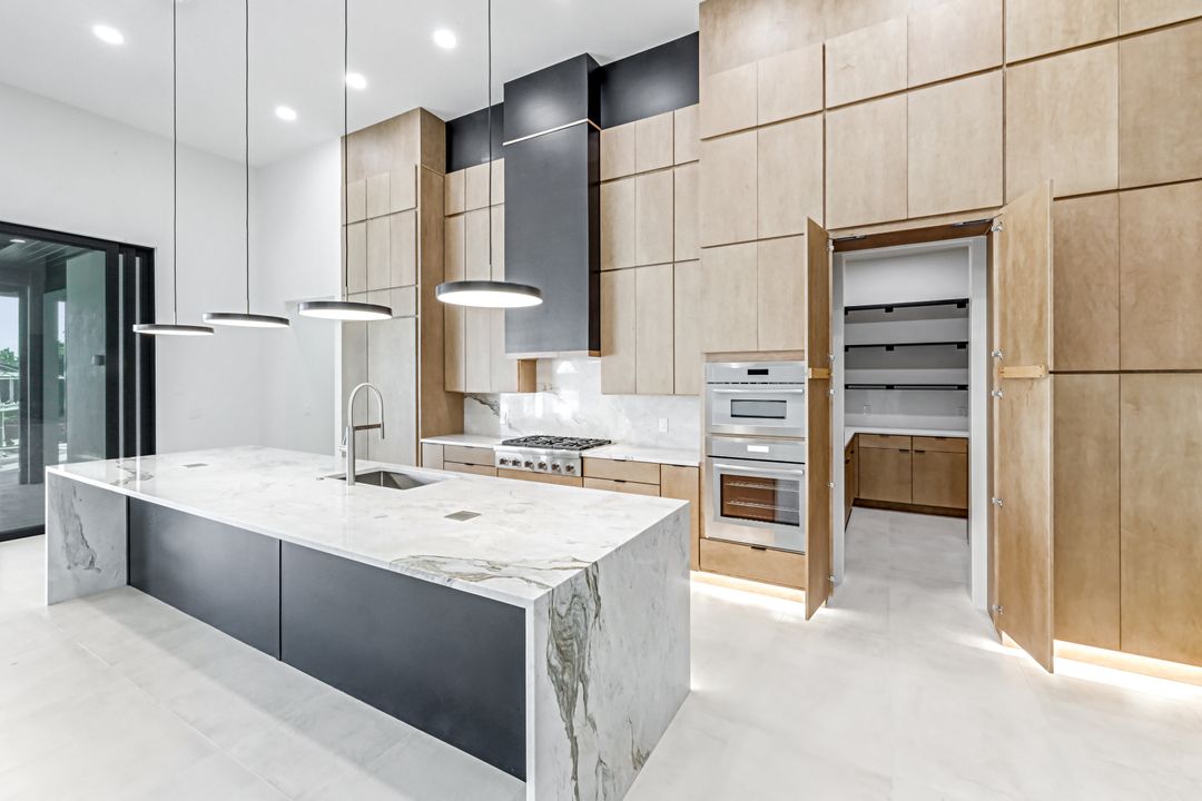 122 SW 58th St, Cape Coral, FL 33914