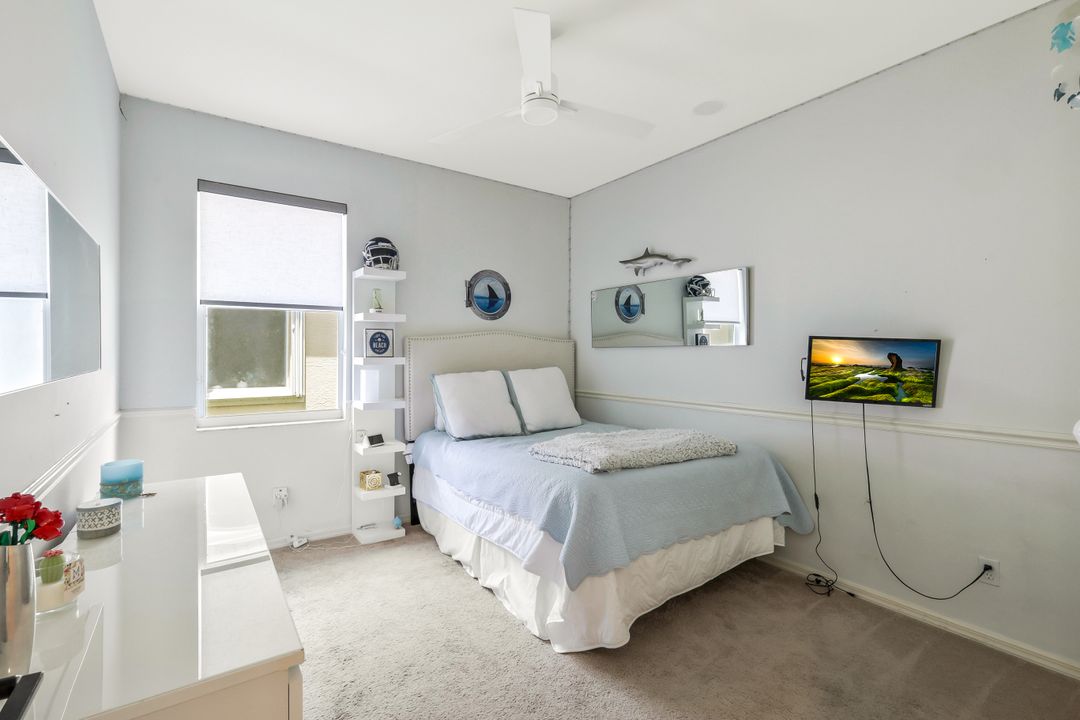 5717 Lago Villaggio Way, Naples, FL 34104