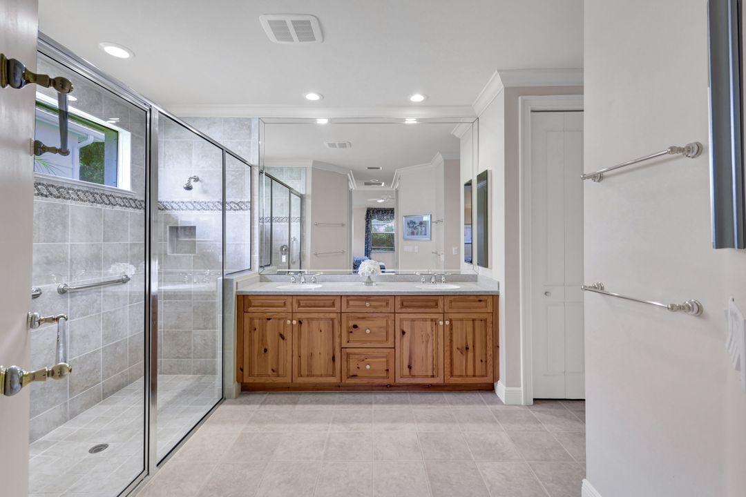 27536 Riverbank Dr, Bonita Springs, FL 34134