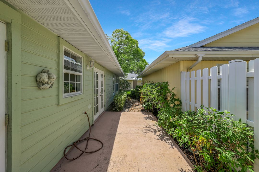 14875 Crescent Cove Dr, Fort Myers, FL 33908