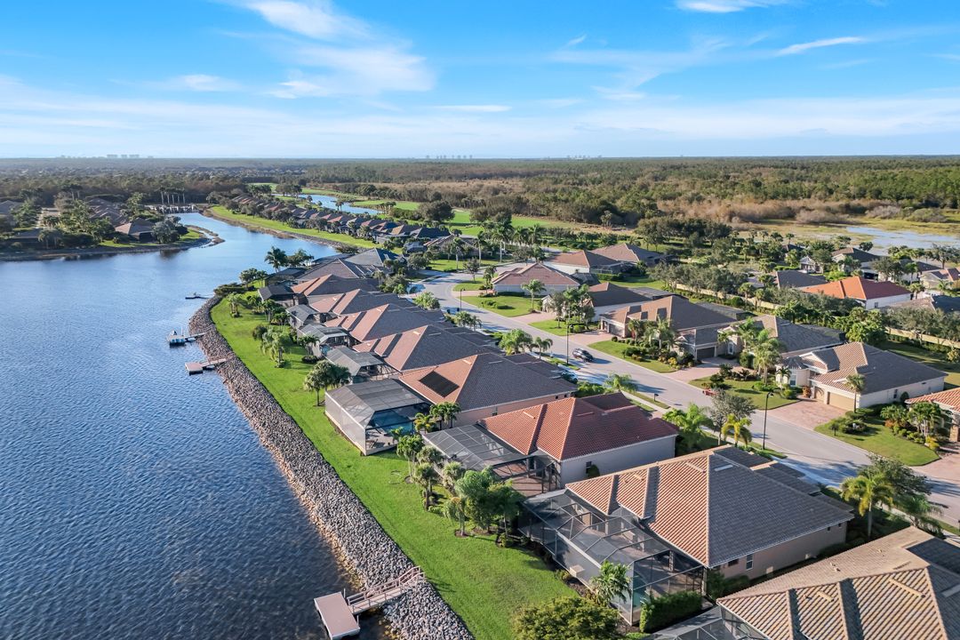 9305 Quarry Dr, Naples, FL 34120