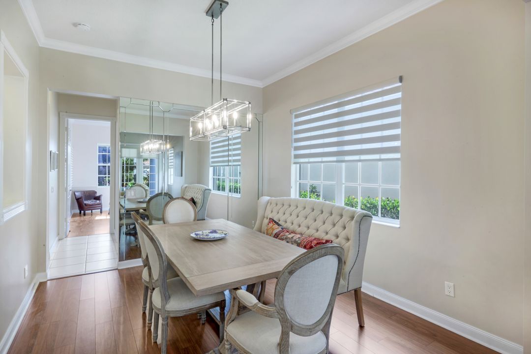 4772 Martinique Wy, Naples, FL 34119