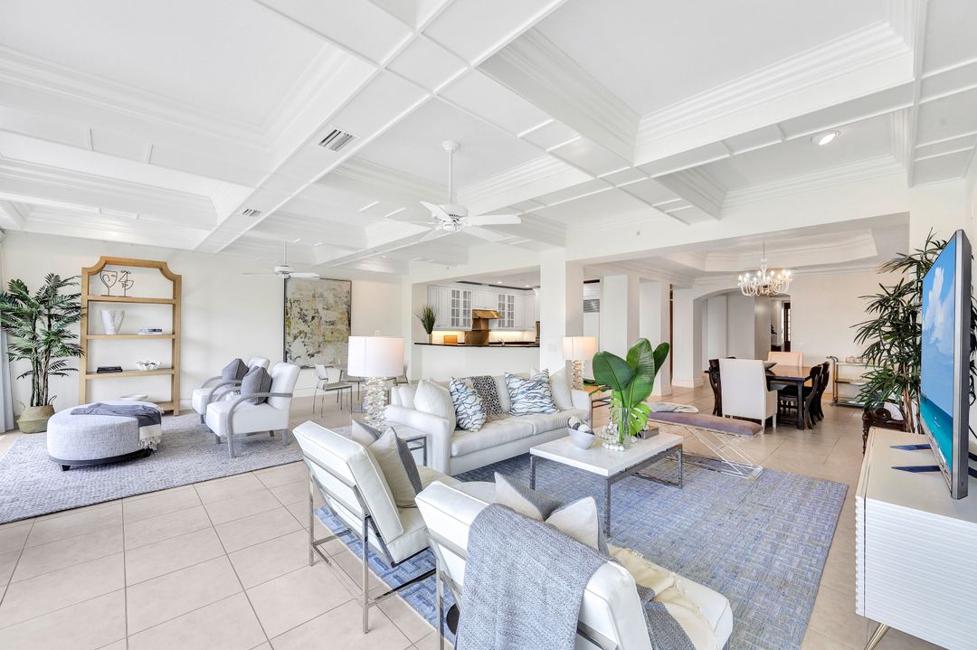 1400 Gulf Shore Blvd N #203, Naples, FL 34102