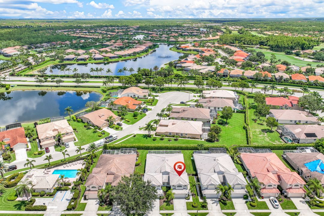 6596 Castlelawn Pl, Naples, FL 34113