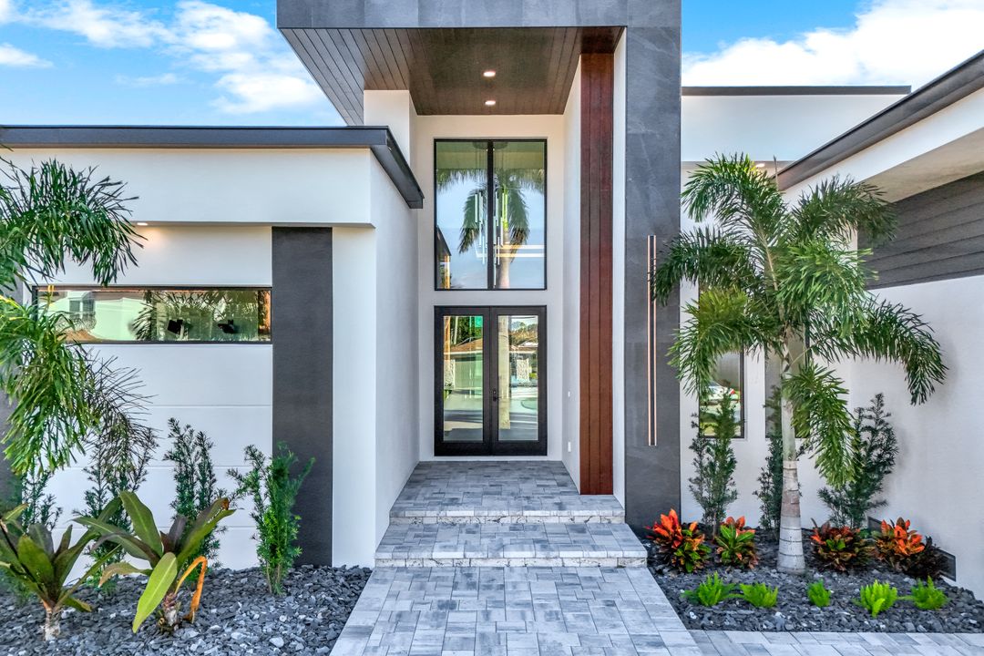 122 SW 58th St, Cape Coral, FL 33914