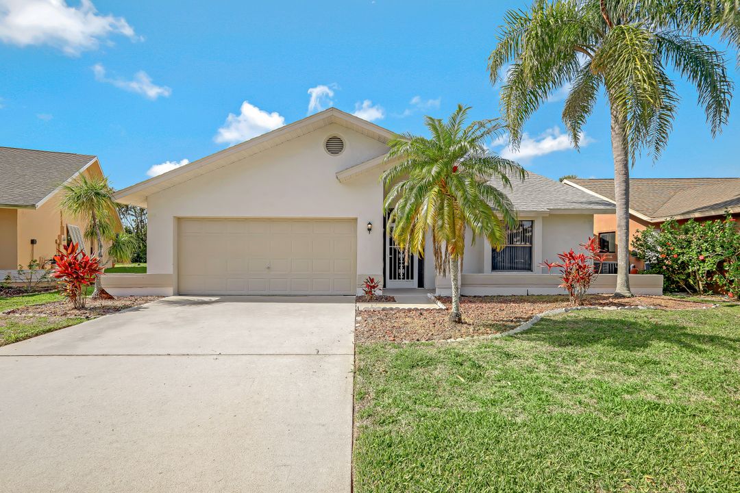 13142 Regent Cir, Fort Myers, FL 33966