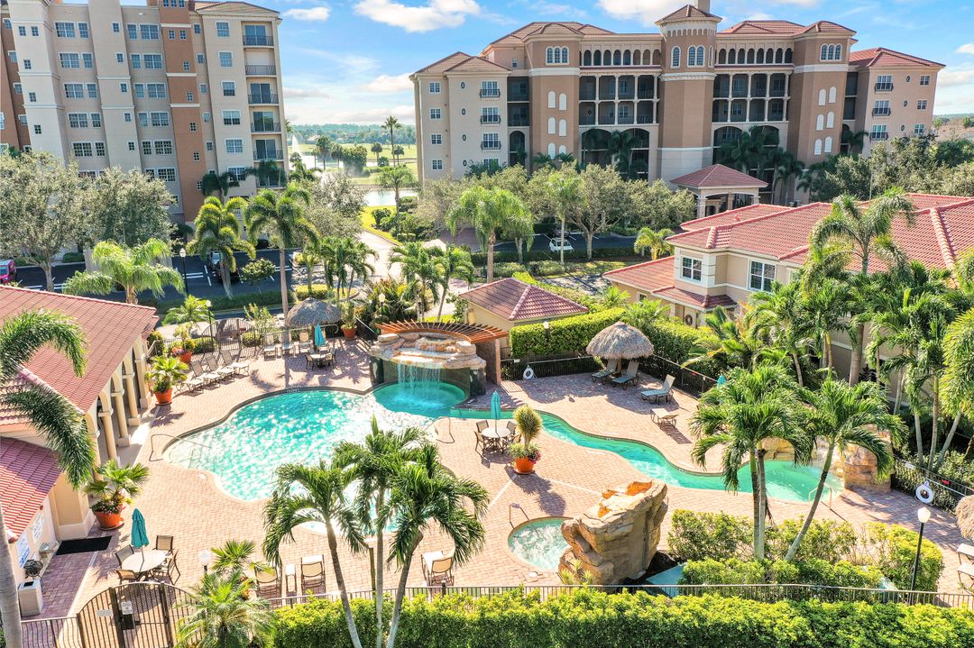 608 El Camino Real  #202, Naples, FL 34119