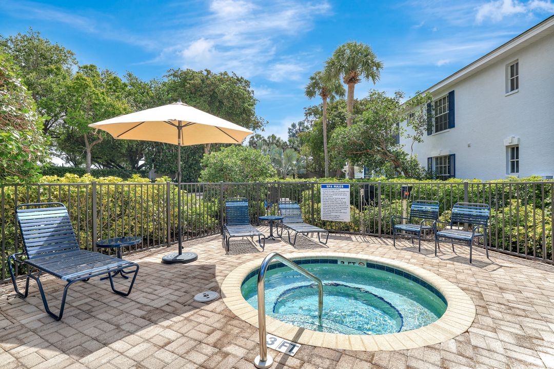 7087 Barrington Cir #101, Pelican Bay, FL 34108
