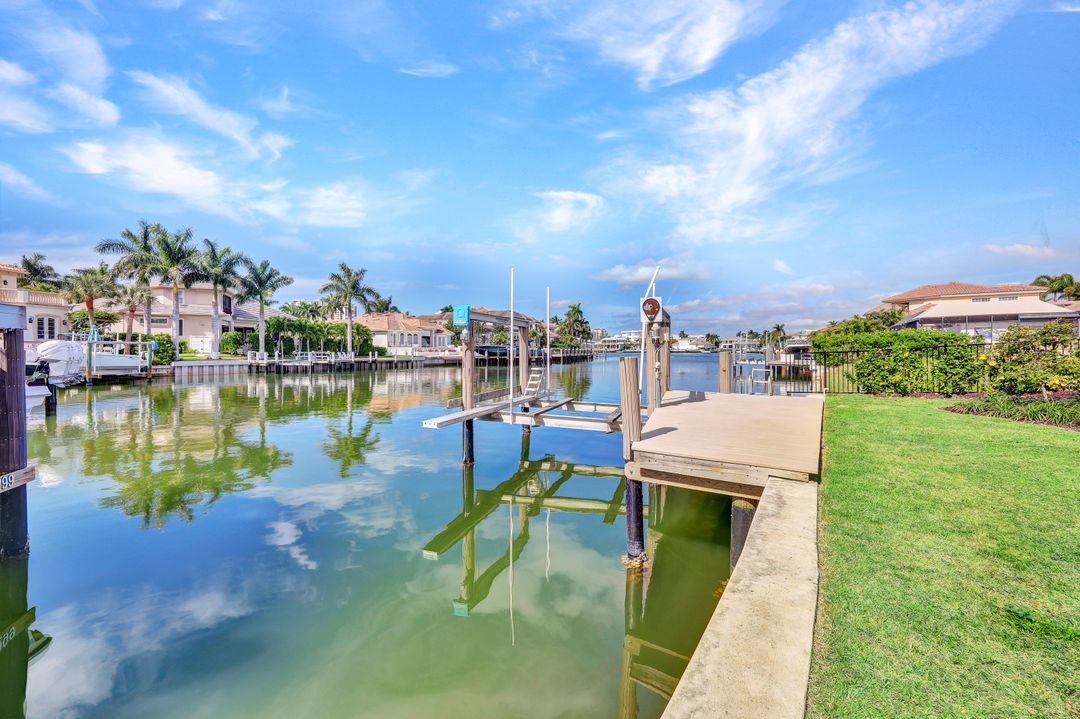 3637 Crayton Rd, Naples, FL 34103