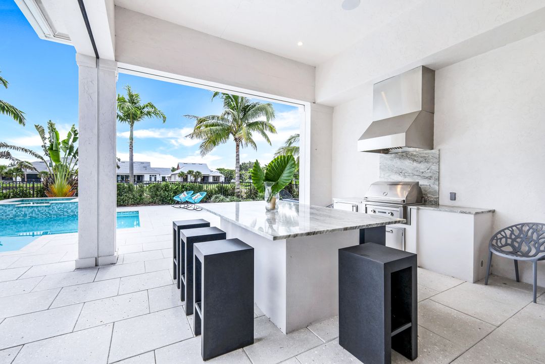 16724 Enclave Cir, Naples, FL 34110