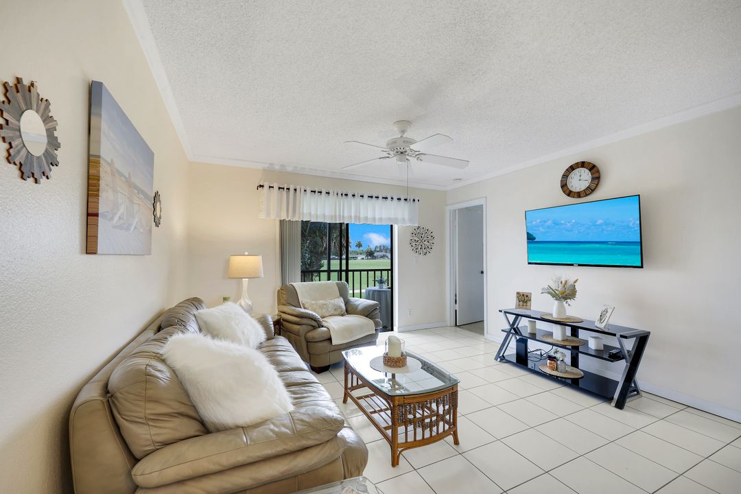 4338 27th Ct SW #204, Naples, FL 34116