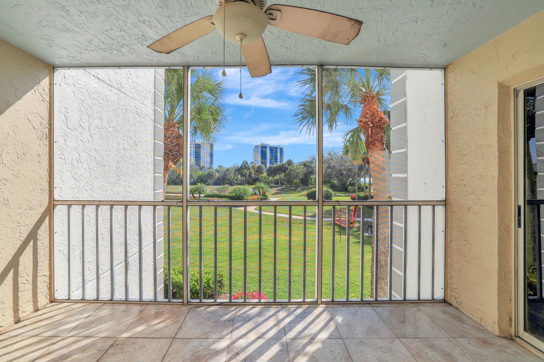 340 Horse Creek Dr #207, Naples, FL 34110