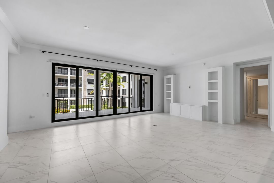 1135 3rd Ave S  #318, Naples, FL 34102