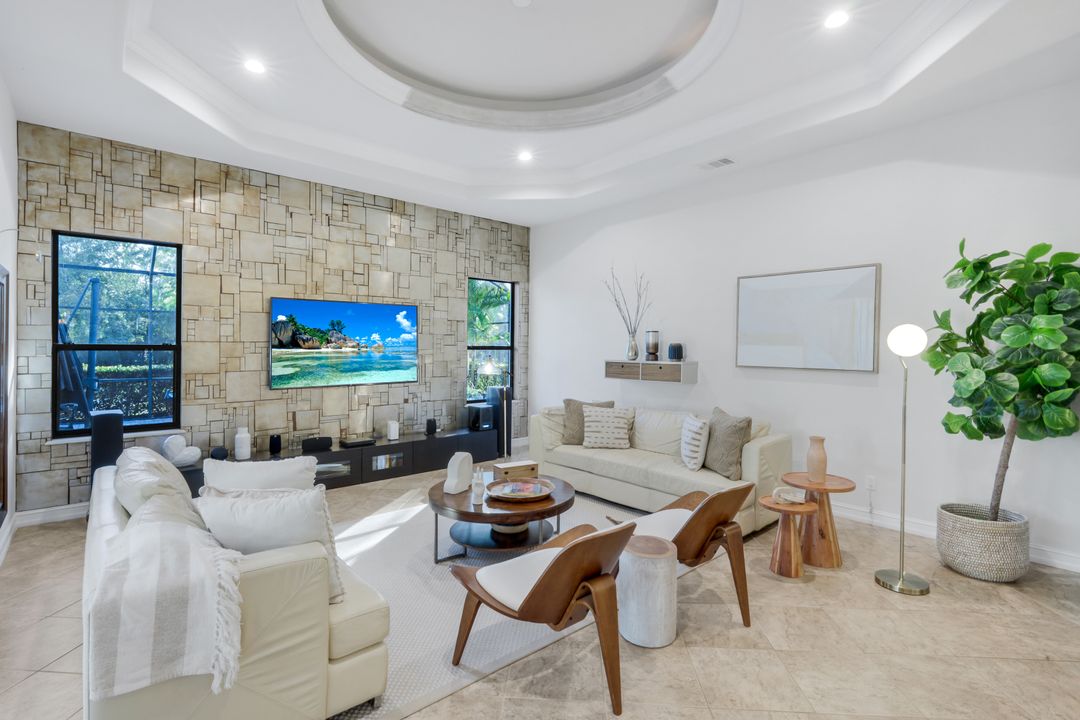 4480 1st Ave NW, Naples, FL 34119