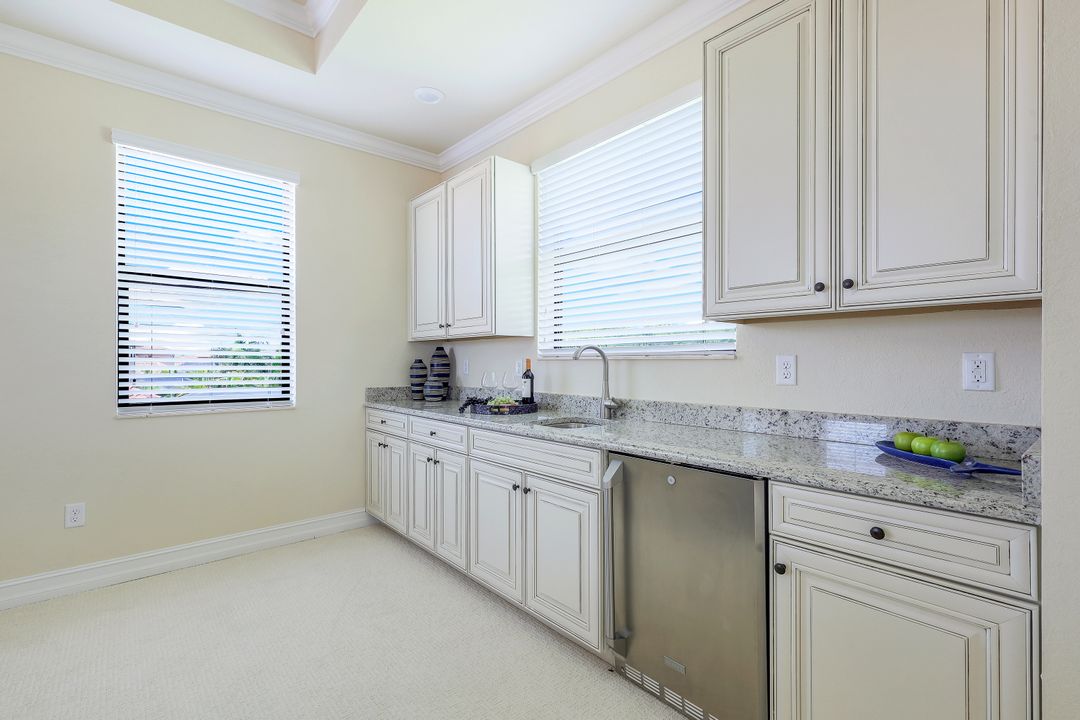 28761 Cavan Ct, Bonita Springs, FL 34135