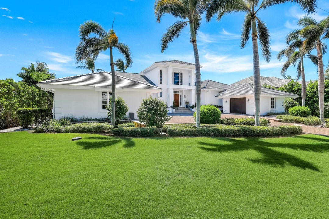 400 Springline Dr, Naples, FL 34102