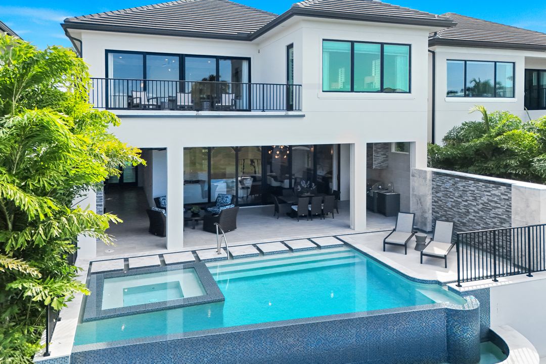 16647 Isola Bella Ln, Naples, FL 34110