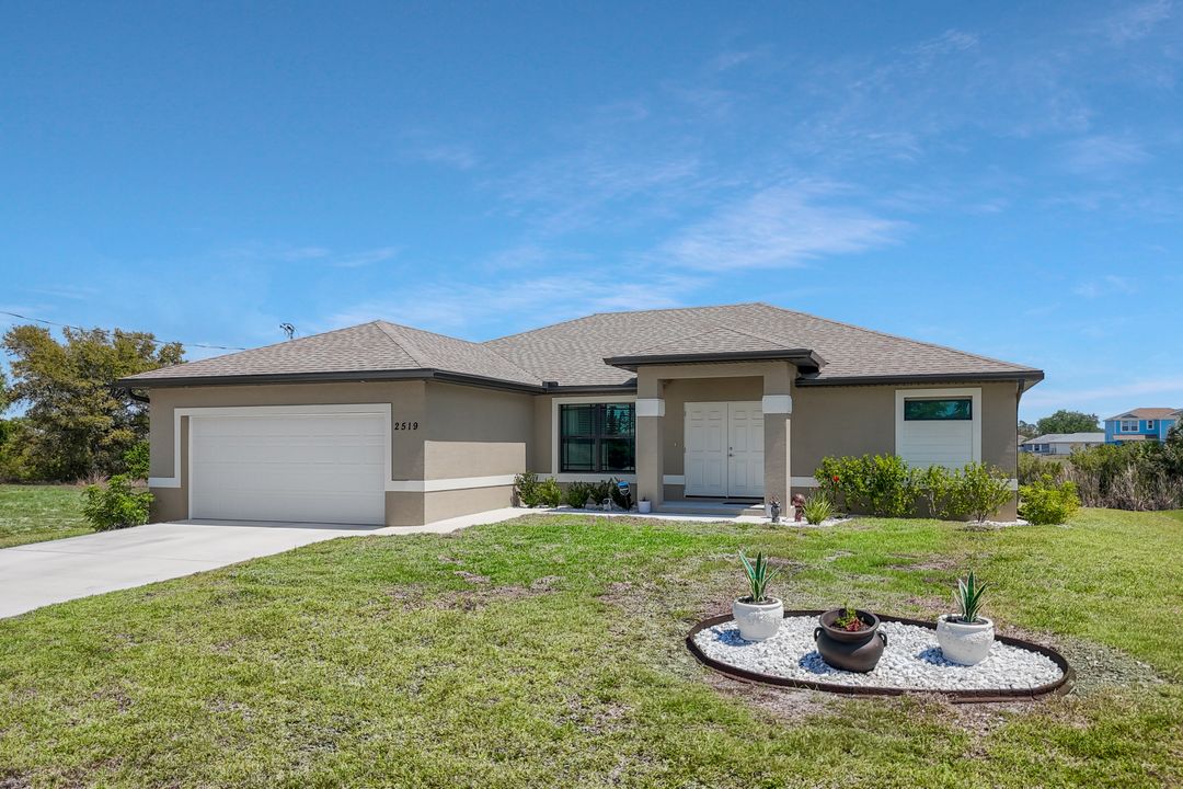 2519 NE 5th Pl, Cape Coral, FL 33909