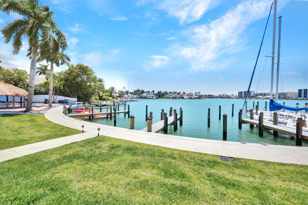 388 Harbour Dr #388, Naples, FL 34103