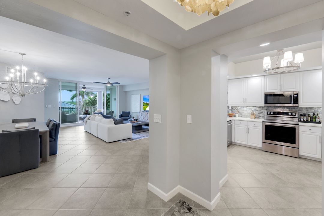 325 Dunes Blvd #204, Naples, FL 34110