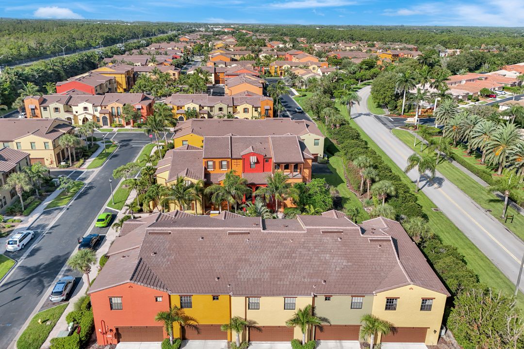 9037 Alturas St #3705, Naples, FL 34113