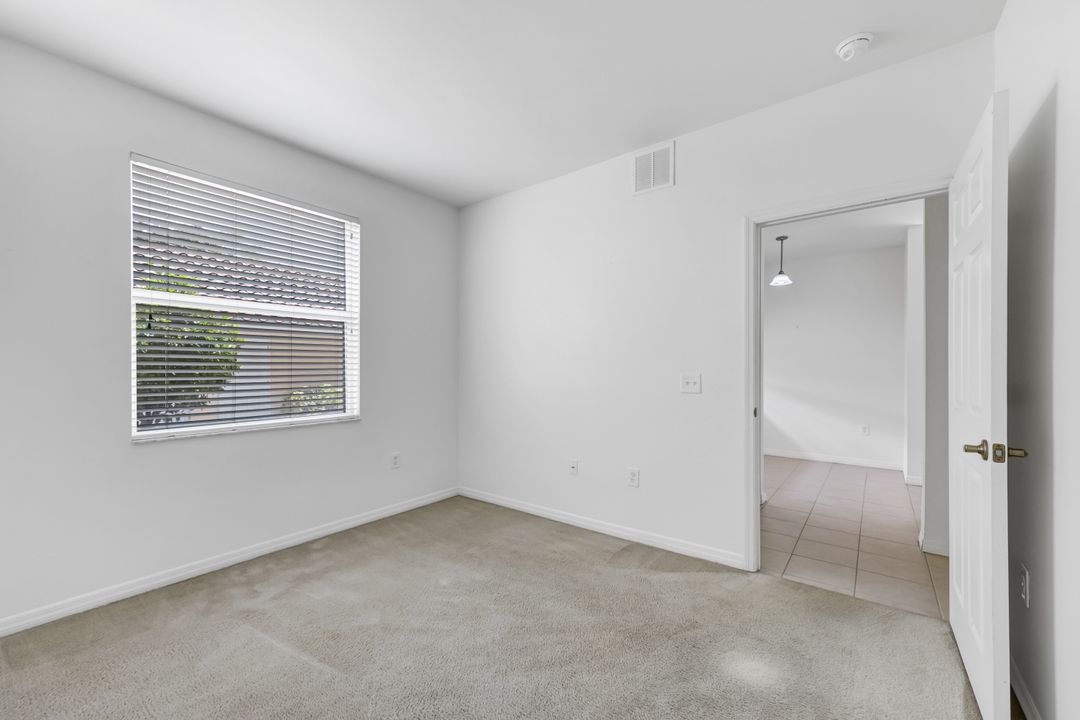 432 Valerie Way #102, Naples, FL 34104