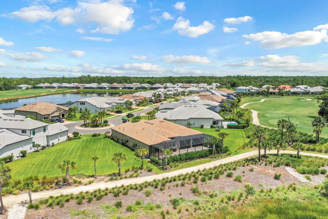 9554 Everglades Dr, Naples, FL 34120