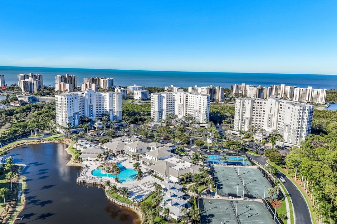 300 Dunes Blvd #203, Naples, FL 34110