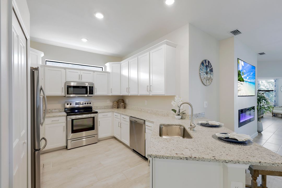 14014 Pine Lodge Ln, Fort Myers, FL 33913