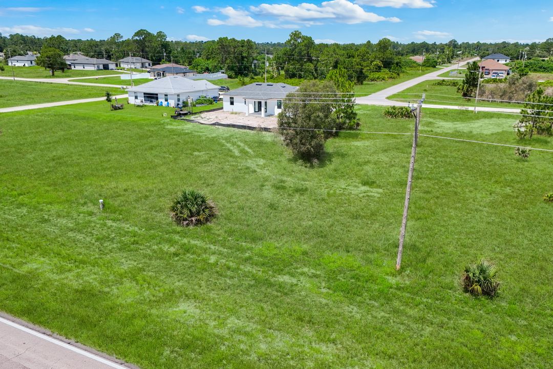 922 Columbus Blvd, Lehigh Acres, FL 33974