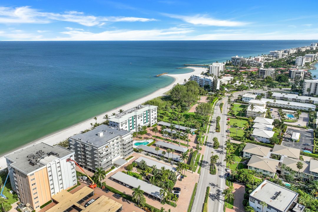 1977 Gulf Shore Blvd N #503, Naples, FL 34102