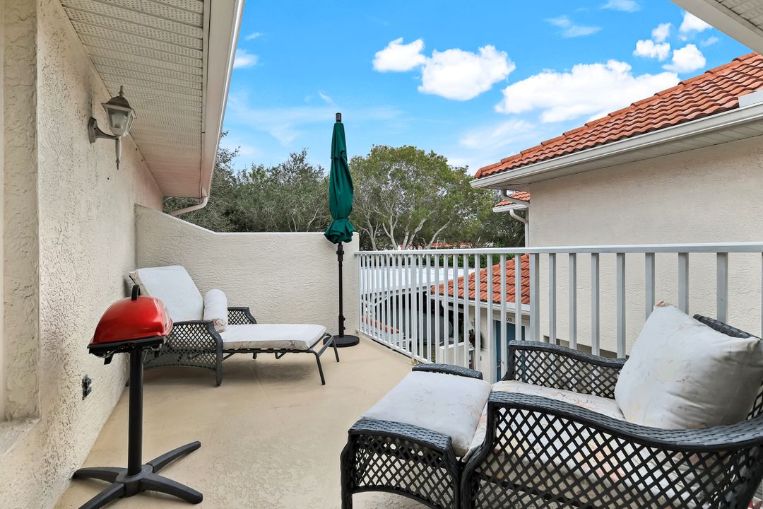 5070 Cedar Springs Dr #204, Naples, FL 34110