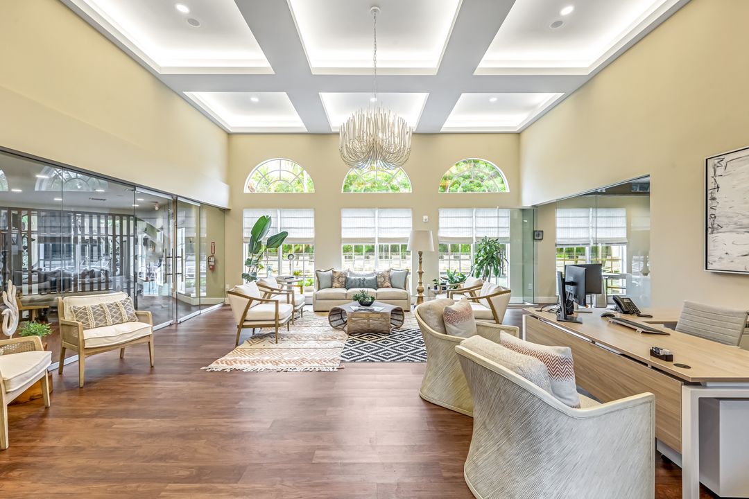 19680 E Country Club Dr, Miami, FL 33180