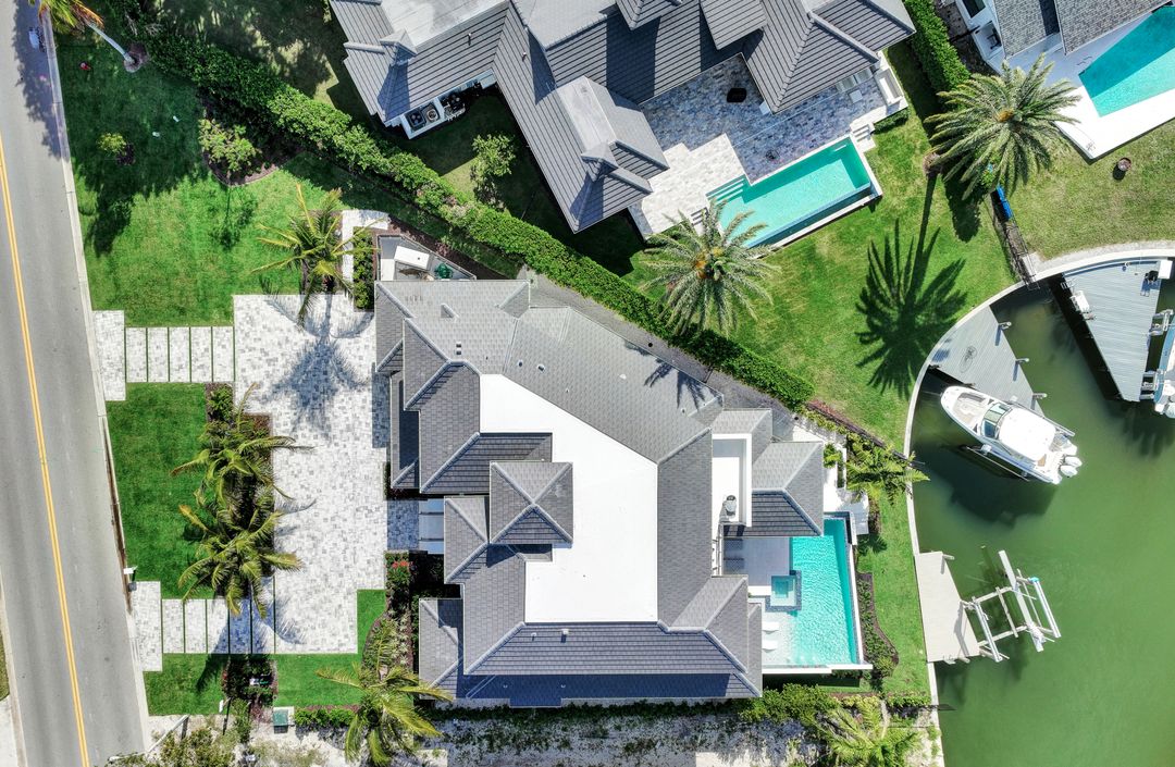 3637 Crayton Rd, Naples, FL 34103